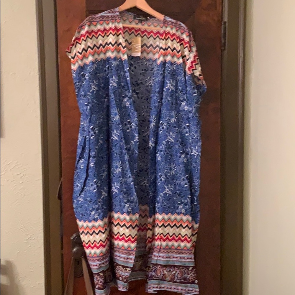 Multi-colored pong kimono.